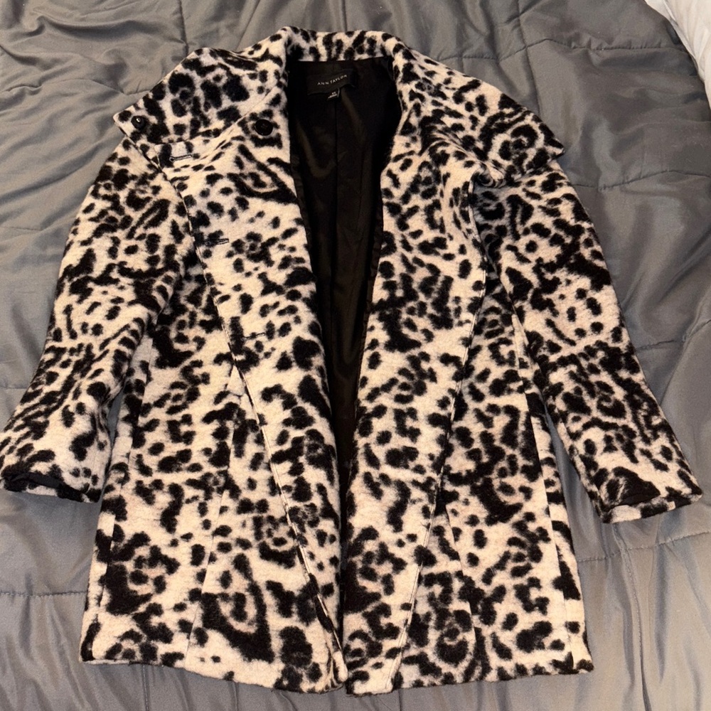 🤎 Ann Taylor Leopard Long Jacket